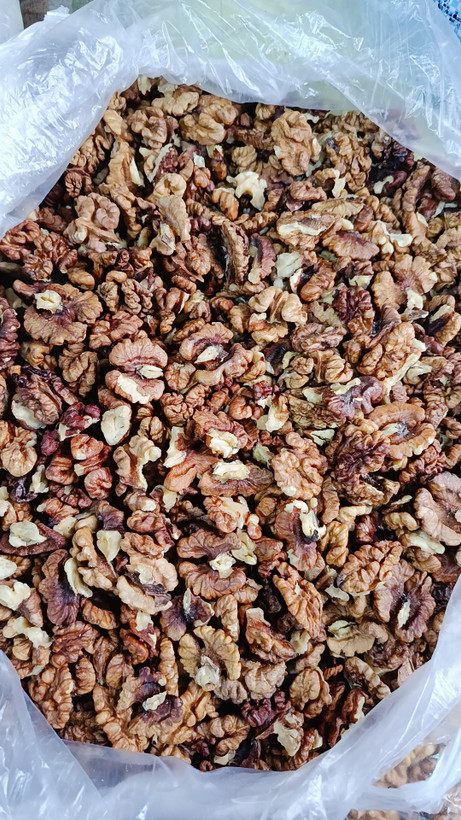 مغز گردو فسنجونی درجه یک اعلا تویسرکان فسنجونی روشن)